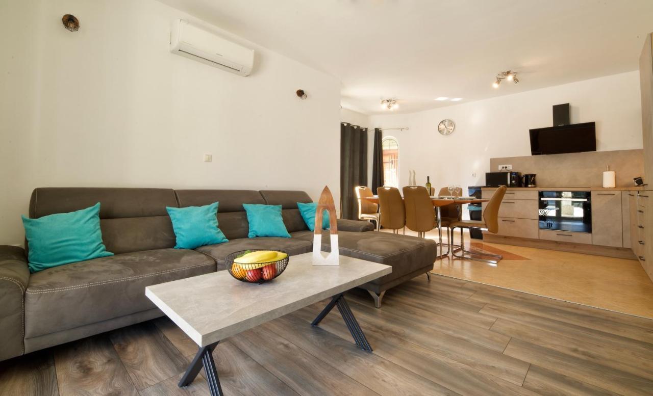 הוילה Drazice Relax House Nizic מראה חיצוני תמונה